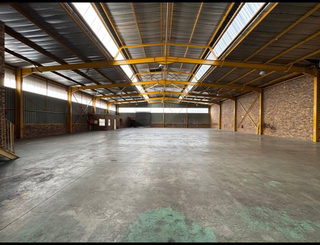 1,300M² WAREHOUSE FOR SALE IN ROBERTVILLE